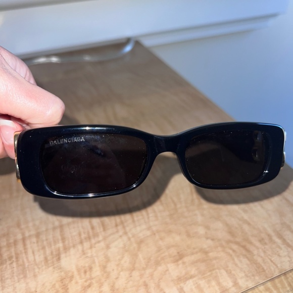 BALENCIAGA Sunglasses - Picture 3 of 9